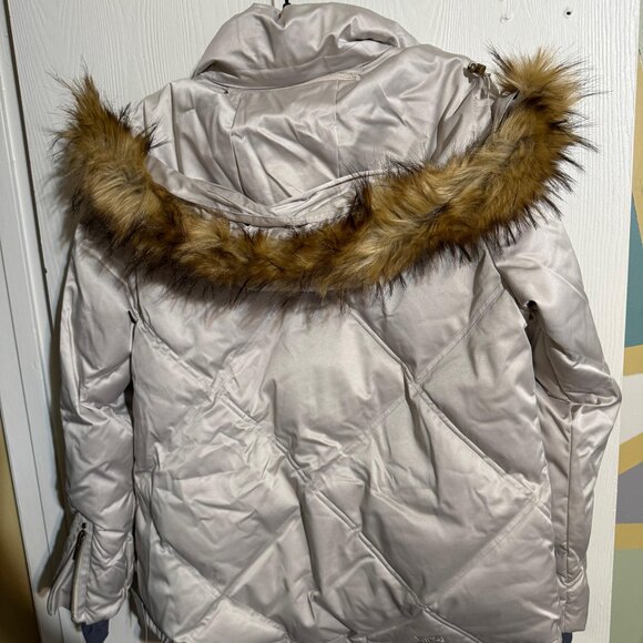 Nils Women’s Wengen Faux Fur Jacket NWT - Picture 2 of 6